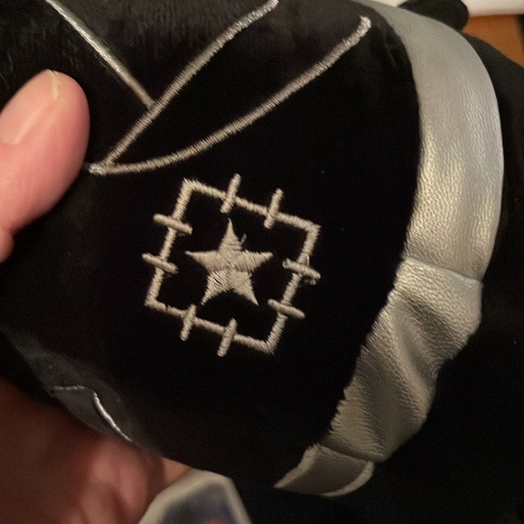 3Scentsy Black Panther Buddy w/ Scent Pak along with Black Panther Wall Diffuser - Picture 7 of 8